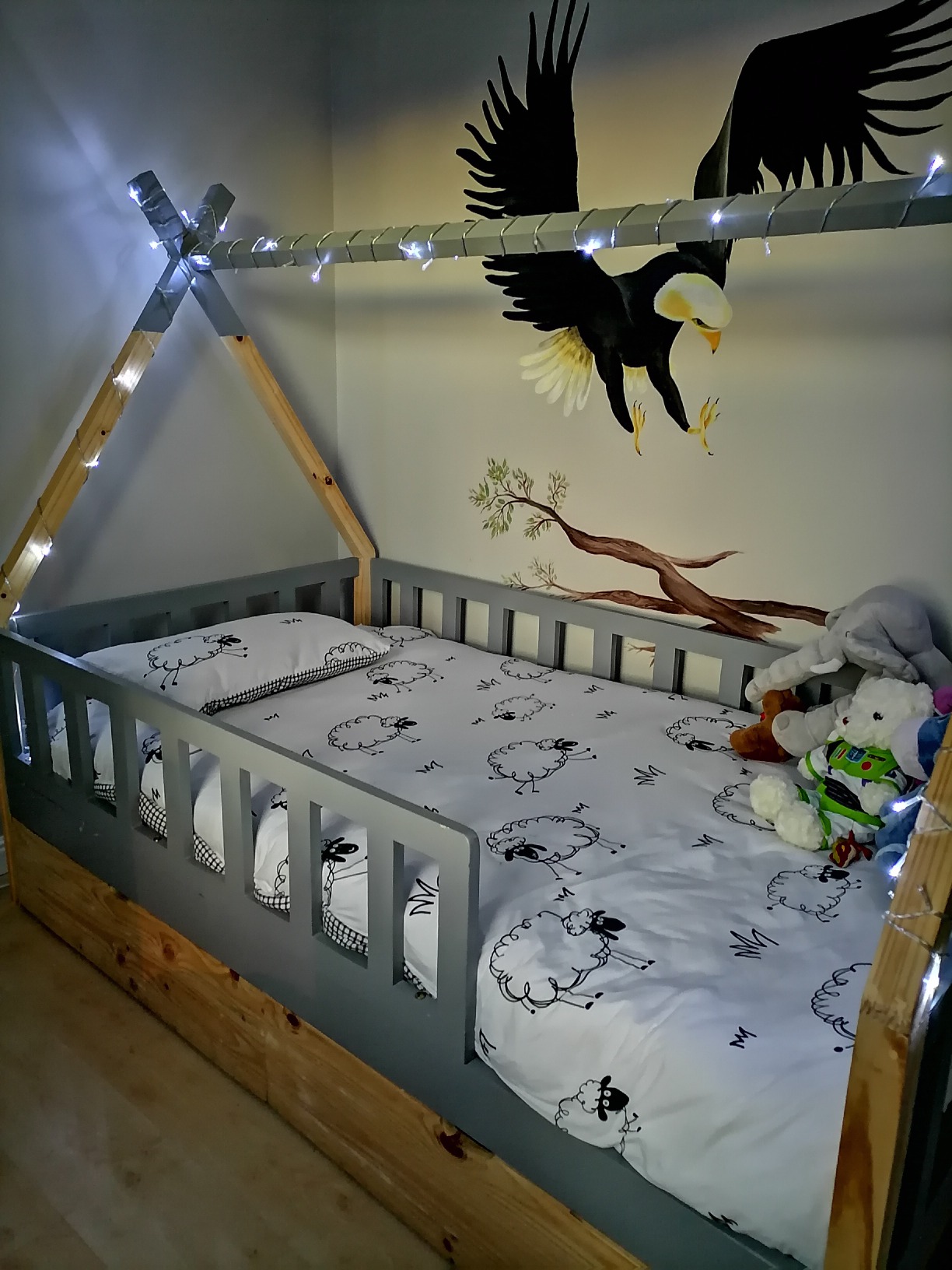Tilly bed with draw